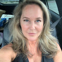 Linda R